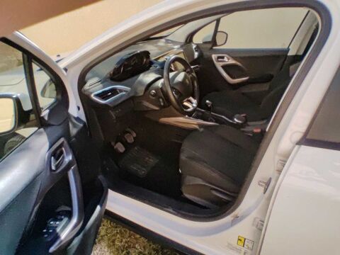 Peugeot 2008 1.2 PureTech 82ch BVM5 Active 2015 occasion Saint-Mitre-les-Remparts 13920