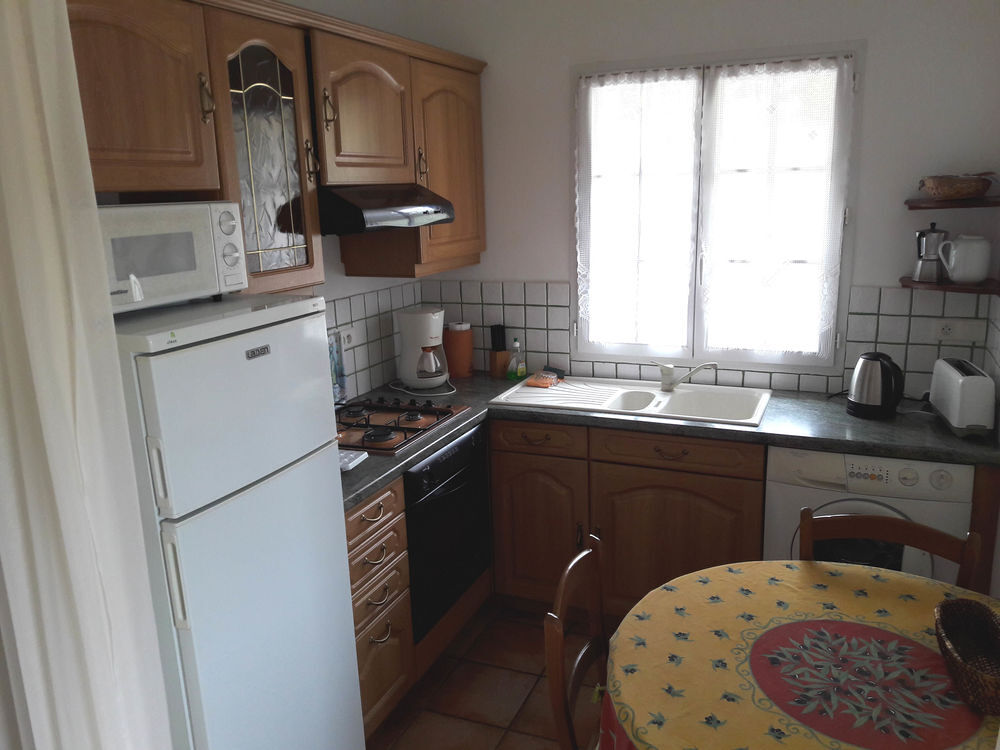   STUDIO CONFORTABLE, LUMINEUX, PROCHE VILLAGE Provence-Alpes-Côte d'Azur, Fontienne (04230)