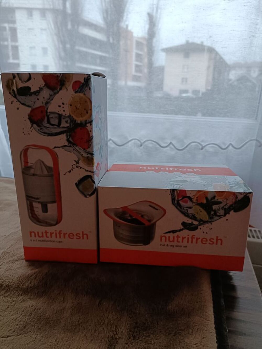 Tasses multifonctions + d&eacute;coupe fruits et l&eacute;gumes Nutrifres. Cuisine