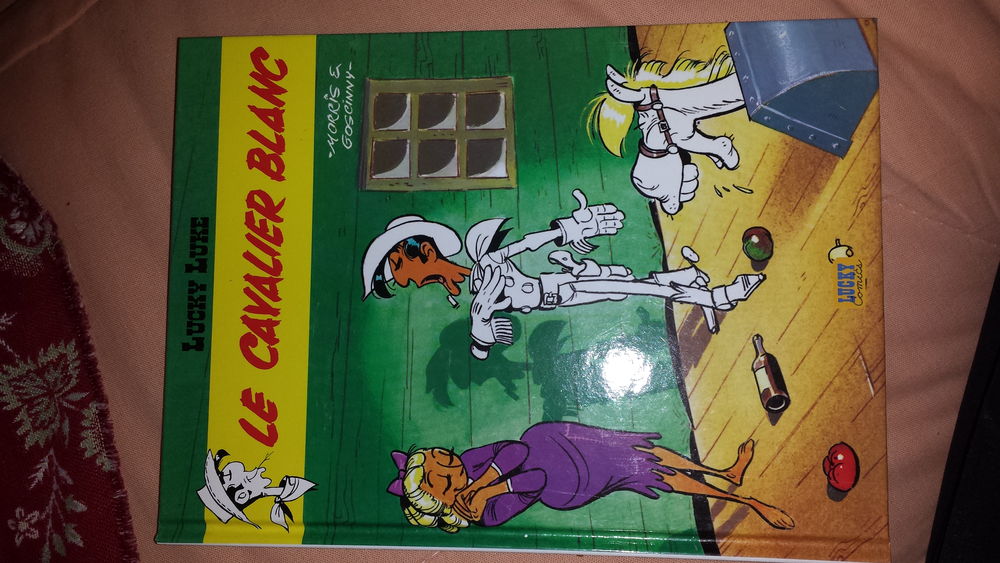 MINI BD LUCKY LUKE - LE CAVALIER BLANC Livres et BD