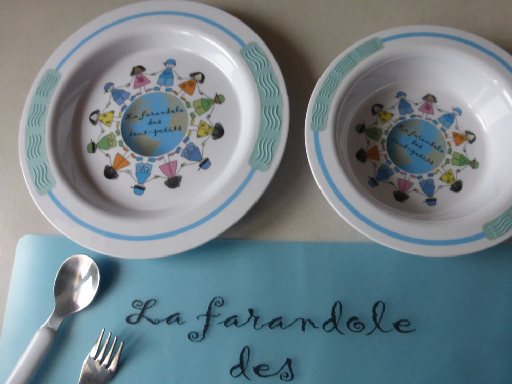 ENSEMBLE DE TABLE pour enfants Puériculture