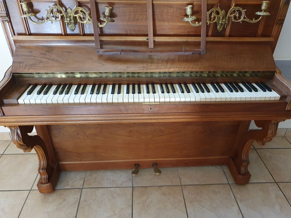 Piano droit A BORD Instruments de musique
