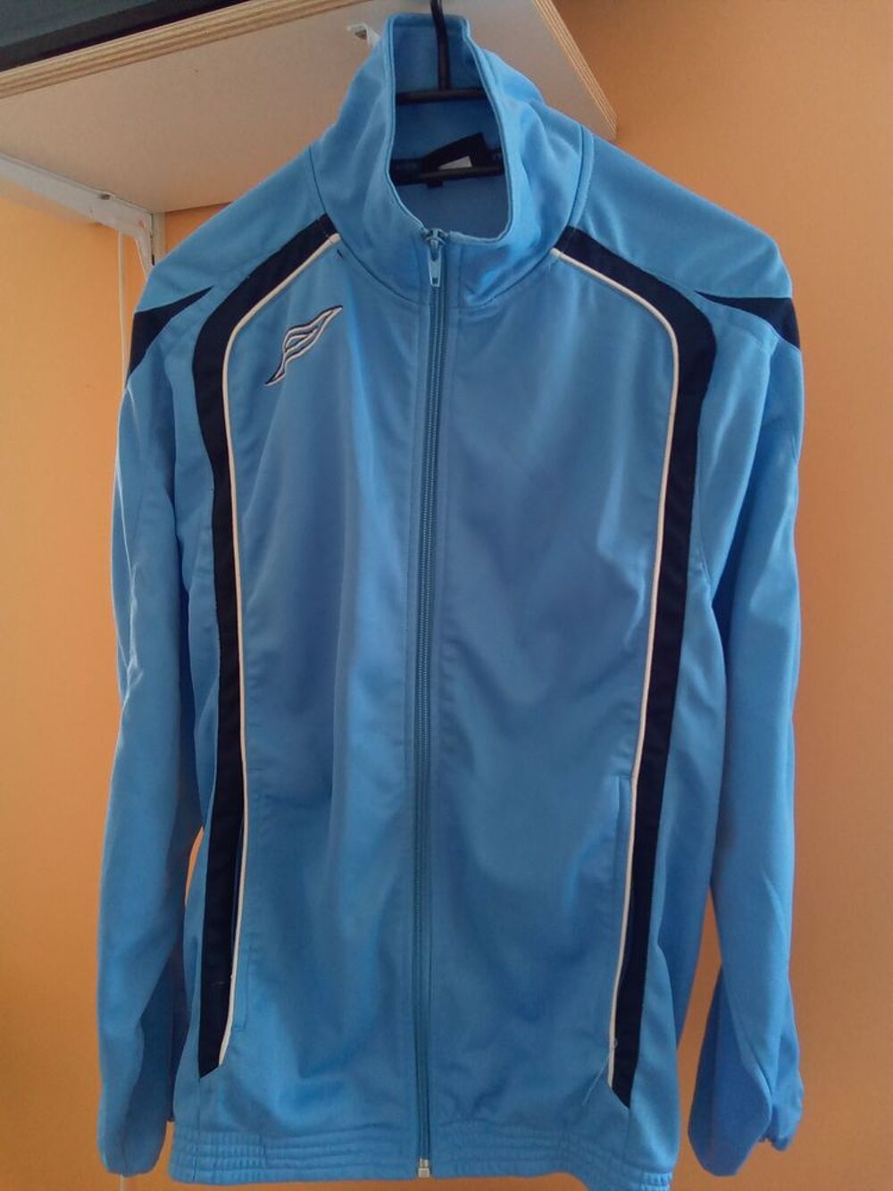veste de surv&ecirc;tement zipp&eacute;e Vêtements