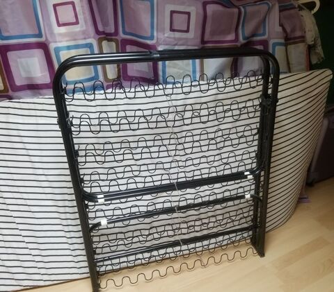 lit d'appoint pliant 37 Vins-sur-Caramy (83)