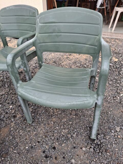 8 chaises de jardin solides Section carr� 45 Roffiac (15)
