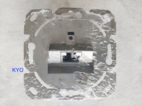 Deleycon - Prise R�seau murale encastrable cat�gorie 6 CAT6 9 Foncine-le-Haut (39)