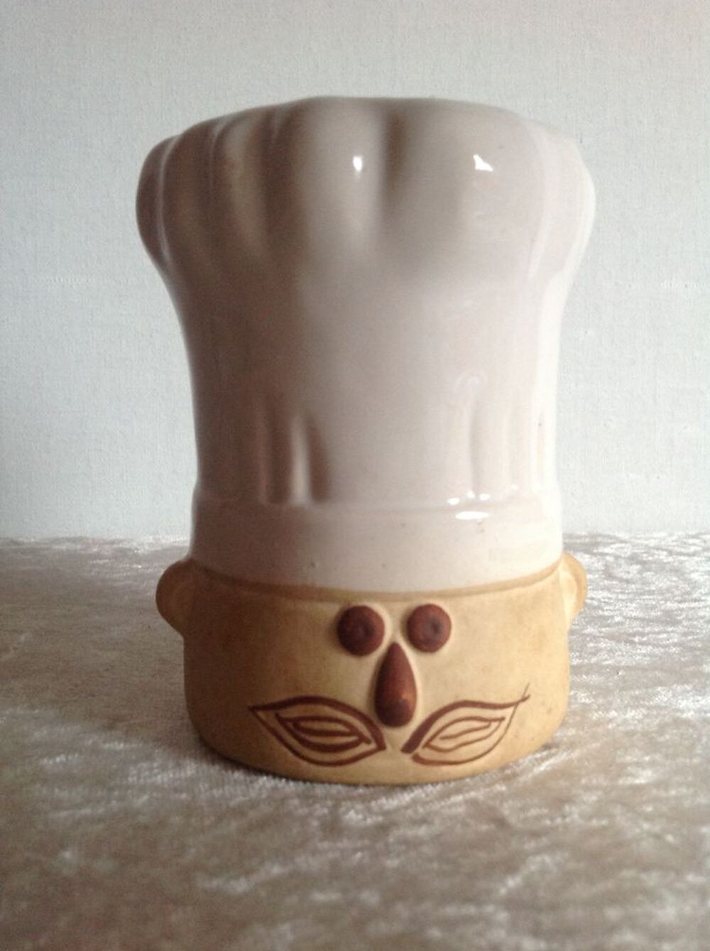 SALI&Egrave;RE T&Ecirc;TE DE CHEF CUISINIER AVEC SA TOQUE Envoi Possible
Cuisine