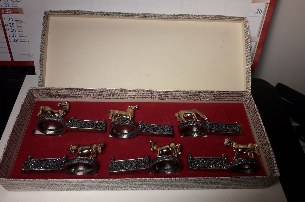Coffret de 6 porte-couvert chevaux sur socle Décoration