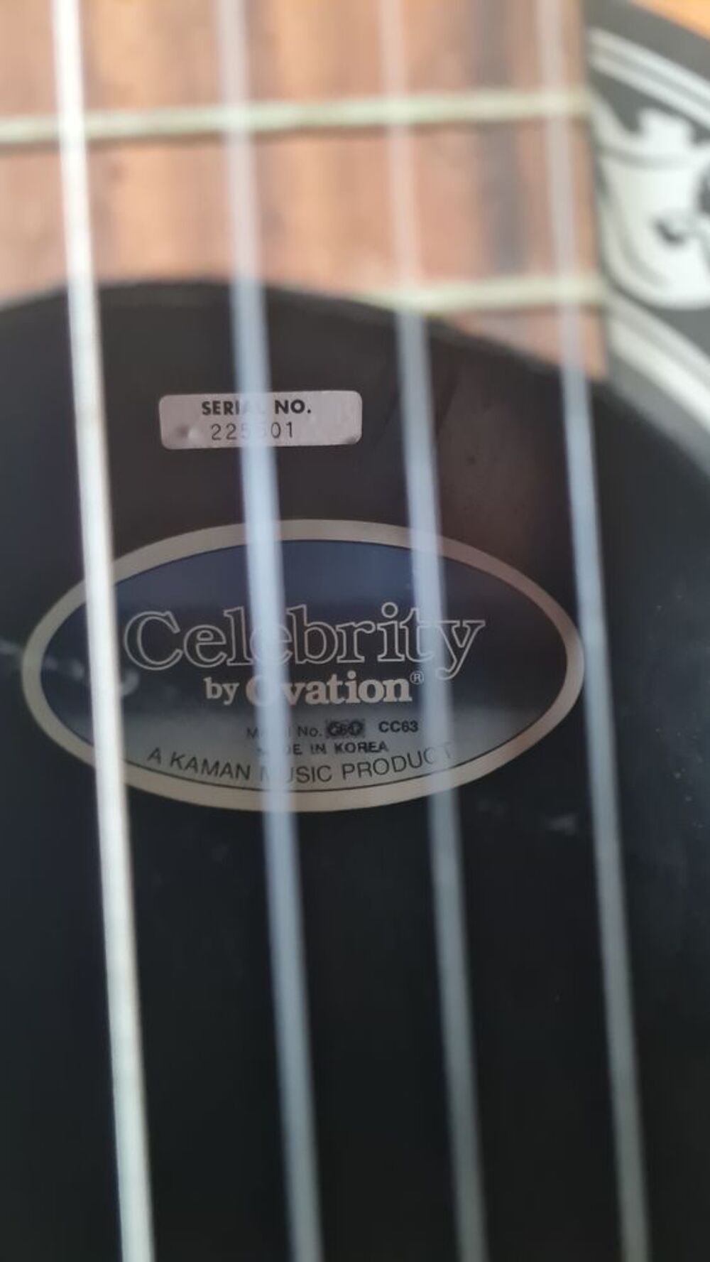 Guitare ovation celebrity cc63 cordes nylon. Electro acousti Instruments de musique