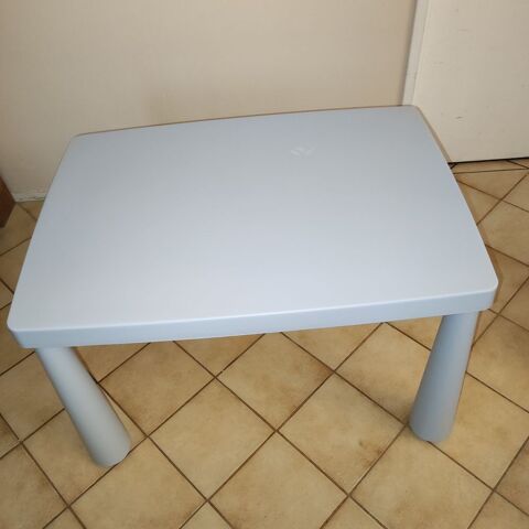 Table enfants + x2 chaises 50 Poissy (78)