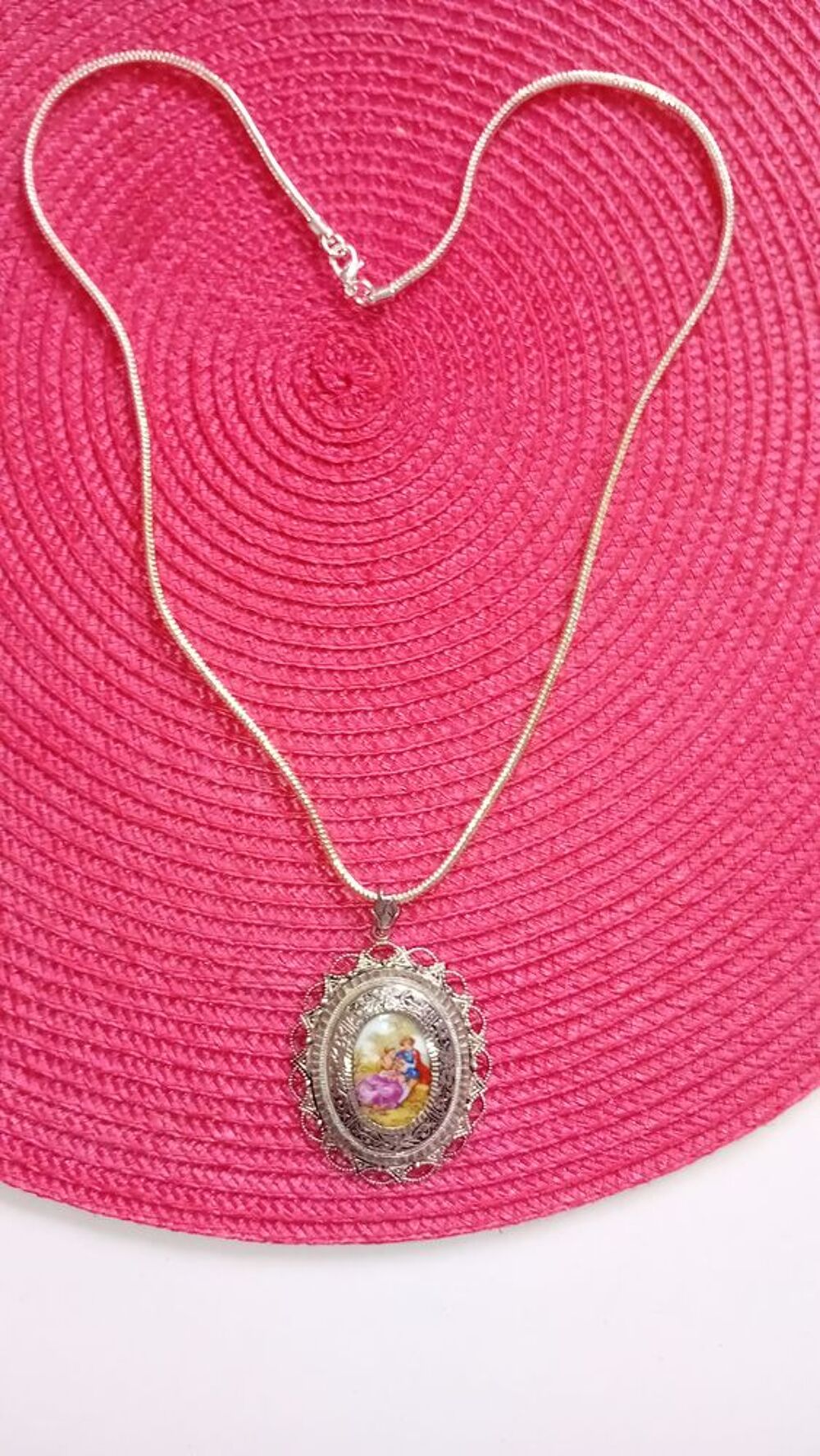 M&eacute;daillon ancien Bijoux et montres
