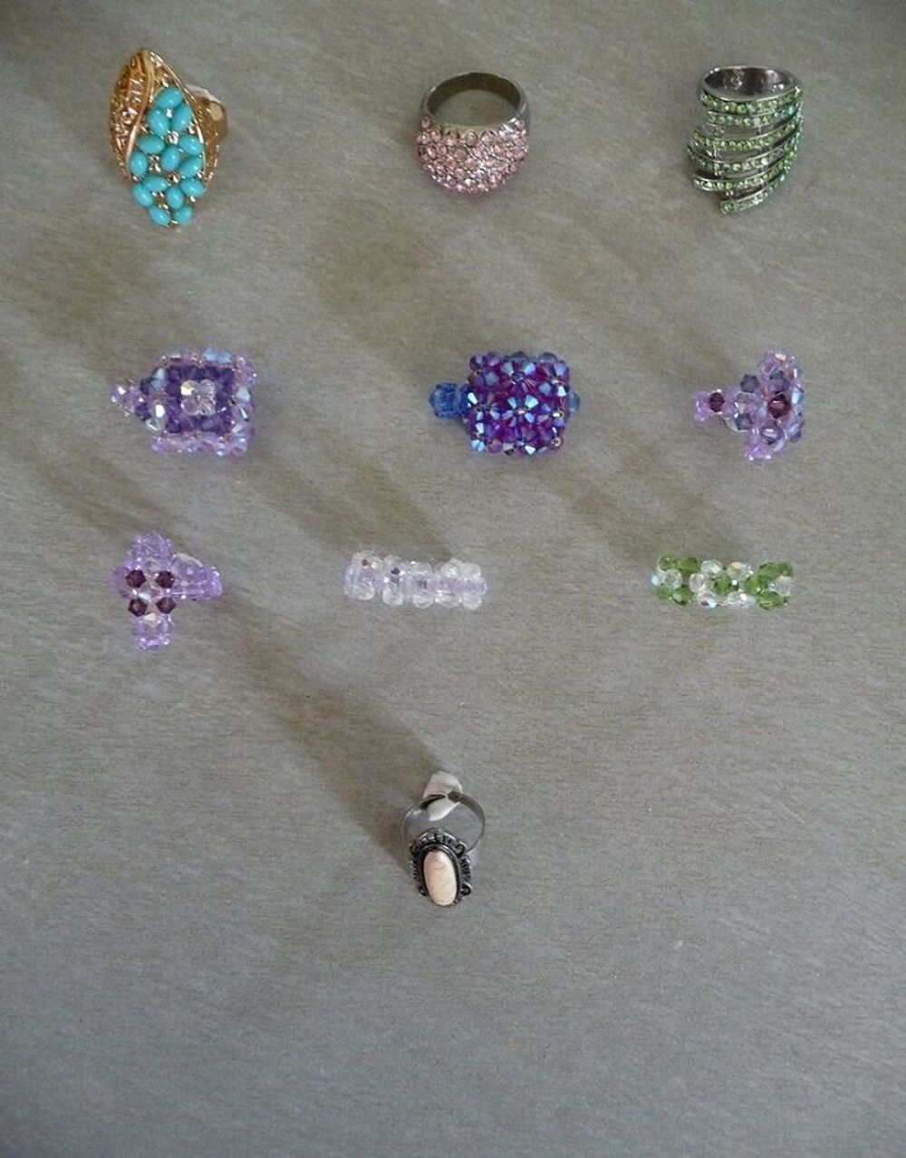 Bagues divers mod&egrave;les - Neuves Bijoux et montres