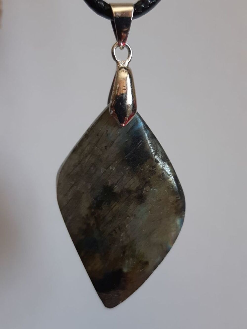 pendentif Pierre Labradorite naturelle Bijoux et montres