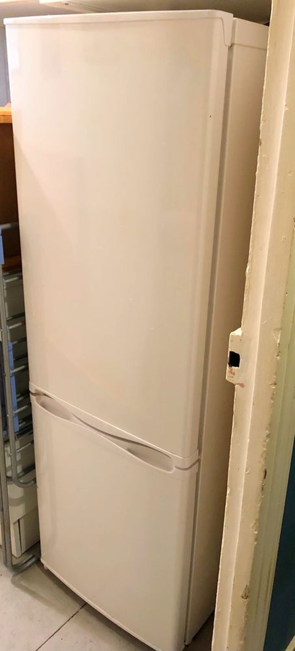 R&eacute;frig&eacute;rateur/Cong&eacute;lateur combin&eacute; Proline PLC161W Electroménager