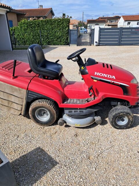 Tondeuse autoport�e HONDA 2417 1300 Bressols (82)
