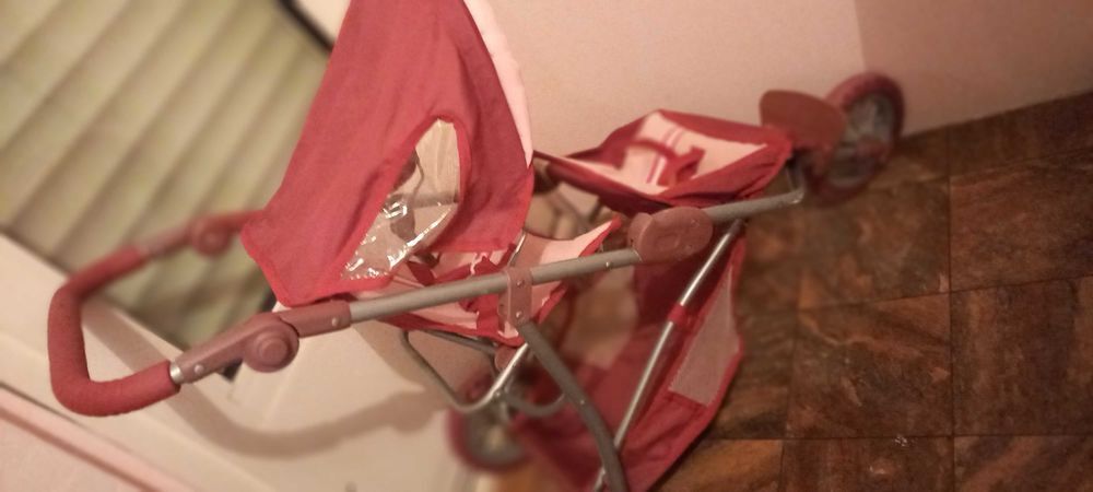 vendre Deux poussette pour poup&eacute;e. tr&egrave;s bonne &eacute;tat Jeux / jouets