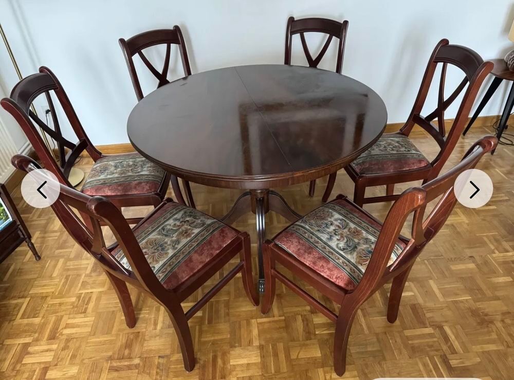 Table ronde et chaisses Meubles