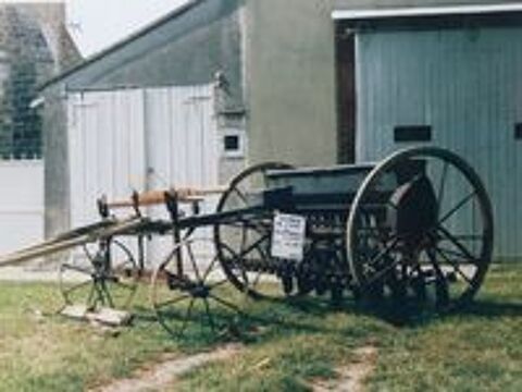   Semoir trainé par des chevaux  