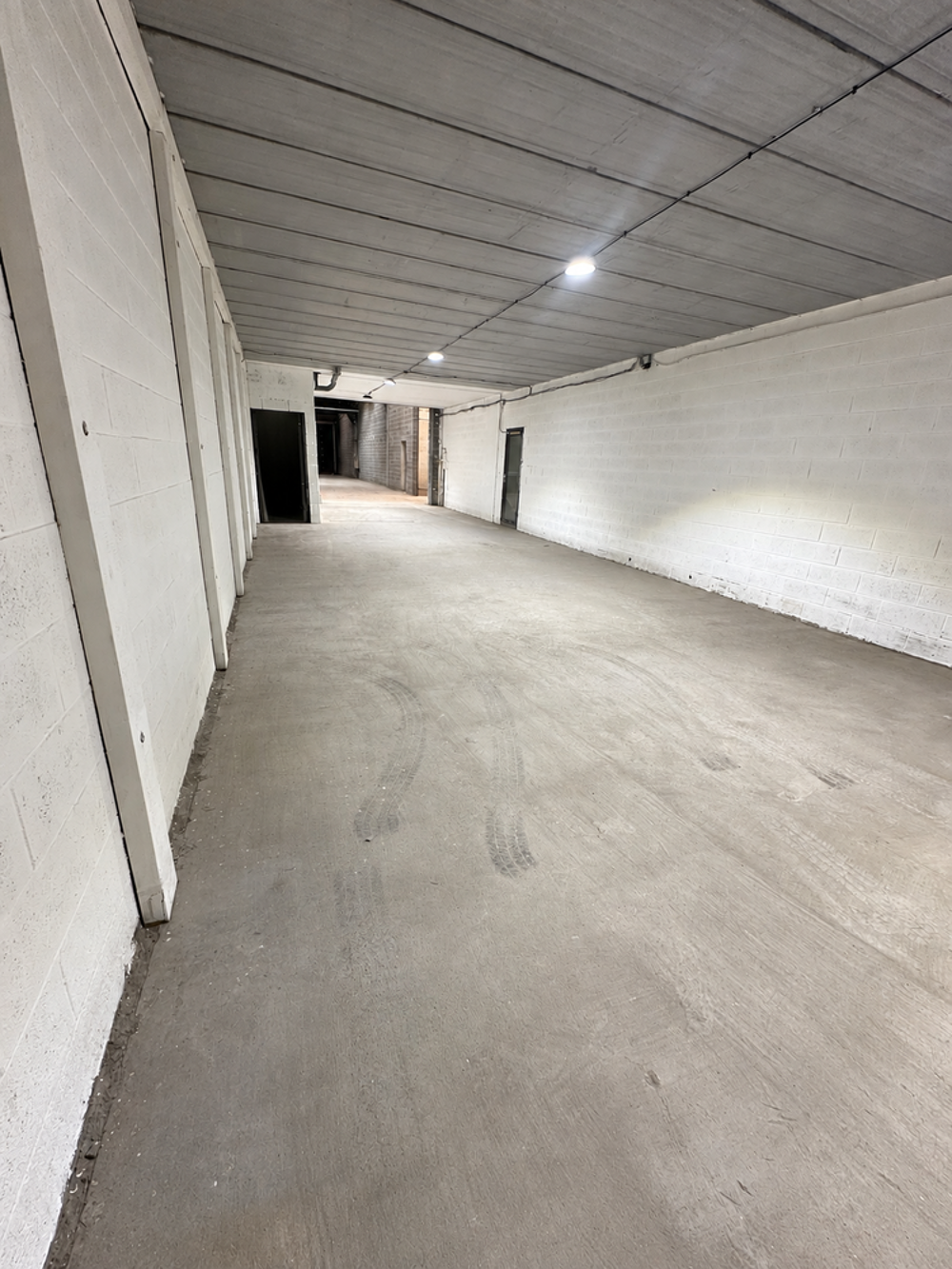 Location Parking/Garage / DÉPÔT / GARAGE 100 M² A ROUBAIX (59100) / SÉCURISÉ Roubaix