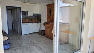  Appartement à louer 2 pièces 570 m²