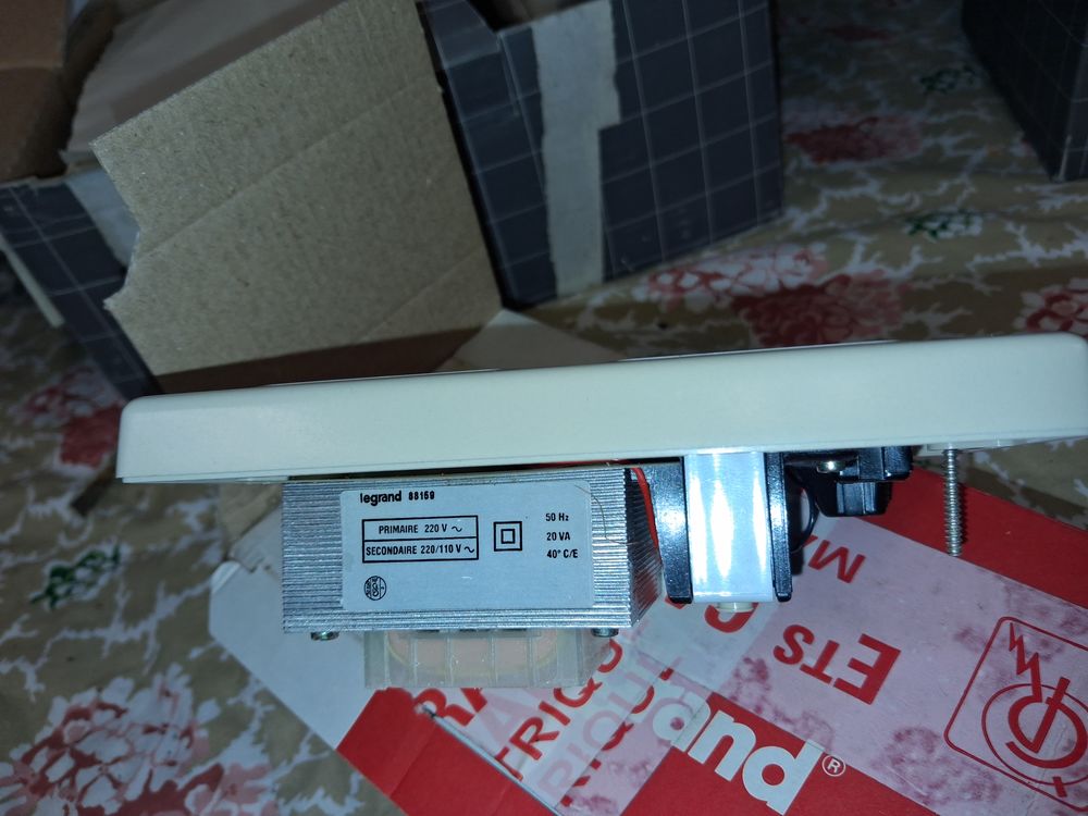 Prise rasoir salle de bain Bricolage
