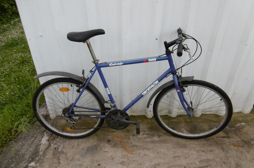 lot de deux v&eacute;los v&eacute;lo m&acirc;le et v&eacute;lo femelle Vélos