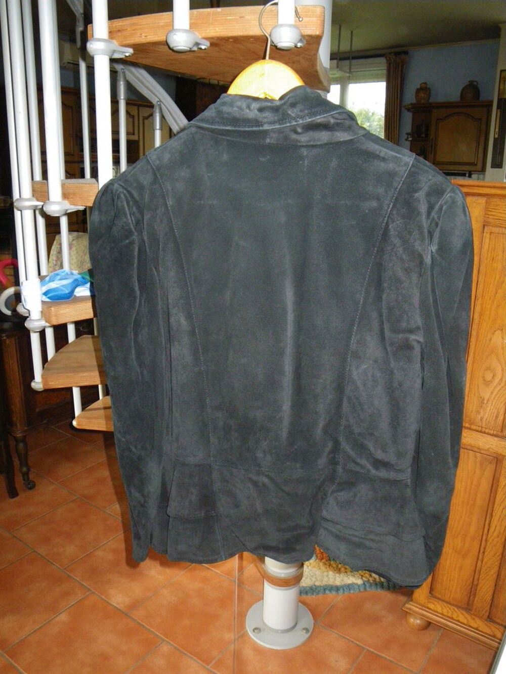 Veste en Dain Noir et Jupe Vêtements