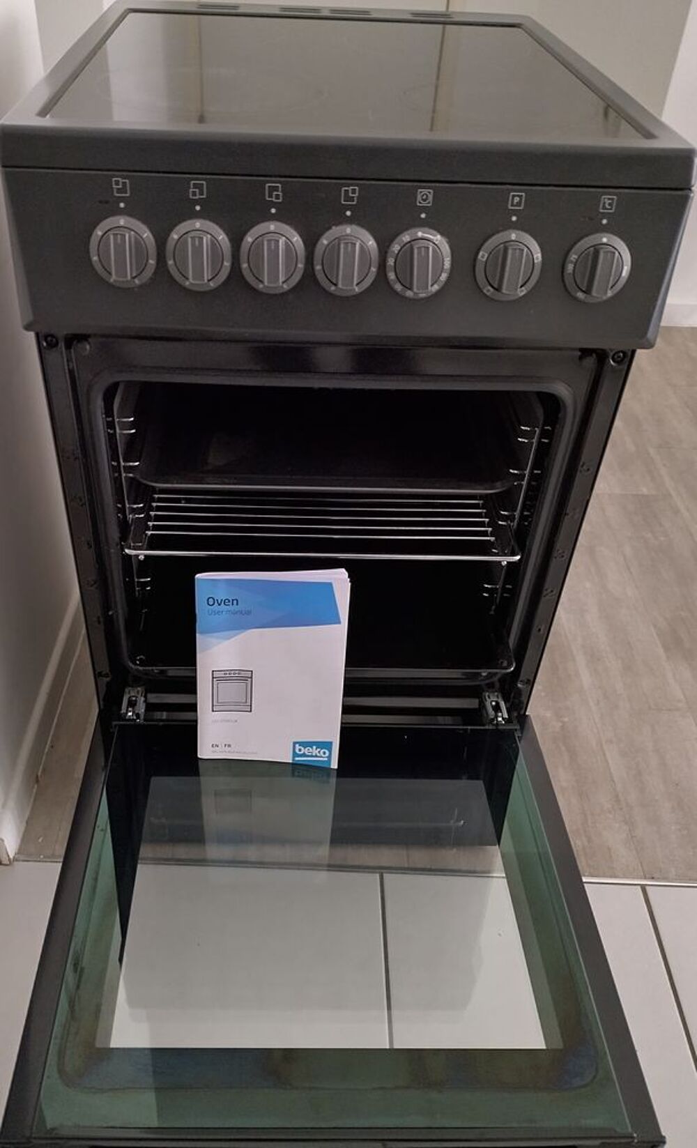CUISINIERE ELECTRIQUE Electroménager