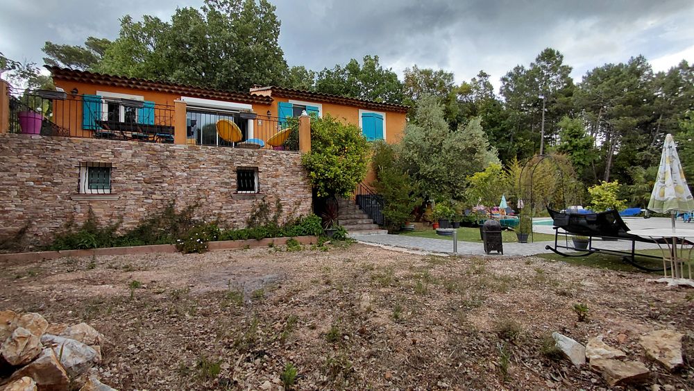 Vente Villa Villa familiale avec piscine plein sud - Besse sur Issole Besse-sur-issole