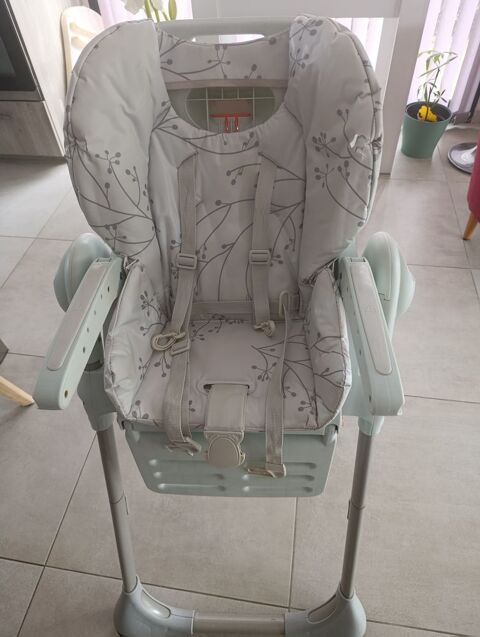 Chaise haute Chicco Polly 2 en 1 réglable et inclinable avec 35 Saleilles (66)