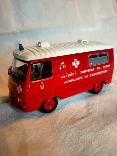 Camion miniature des pompiers Peugeot J7 10 Avermes (03)