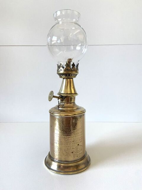Ancienne Lampe Olympe à Essence  Pigeon  Art Nouveau 1885 0 Hyeres Plage (83)