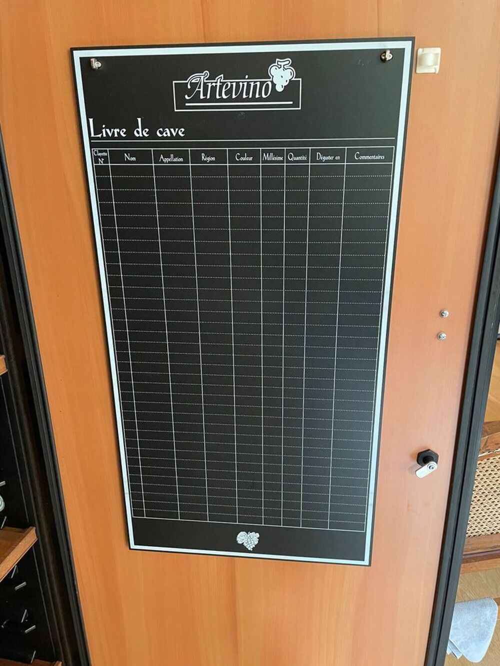 Cave &agrave; vin de vieillissement Artevino 182 bouteilles Electrom�nager