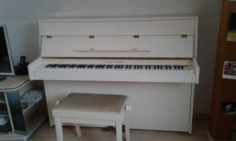 Vends Piano droit Young Chang 500 Belfort (90)