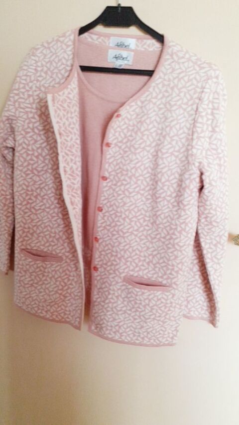 ensemble femme jupe, petit haut, cardigan 0 Marseille 3 (13)