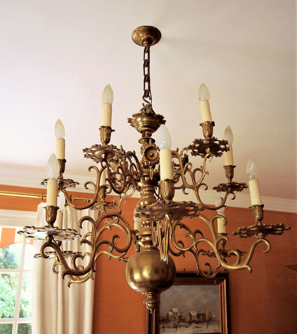 Lustre hollandais en laiton dor&eacute;. 
D�coration