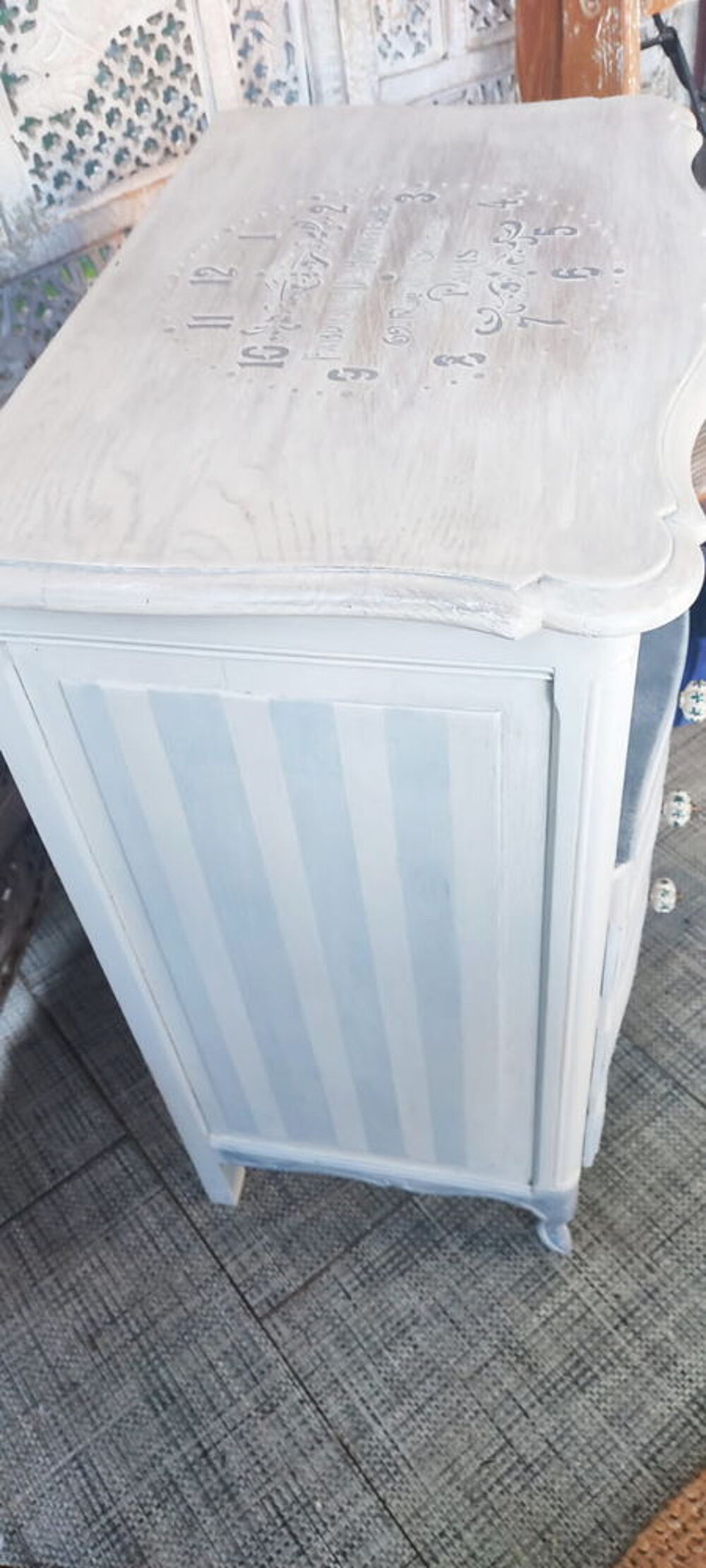 COMMODE CHENE MASSIF
Meubles