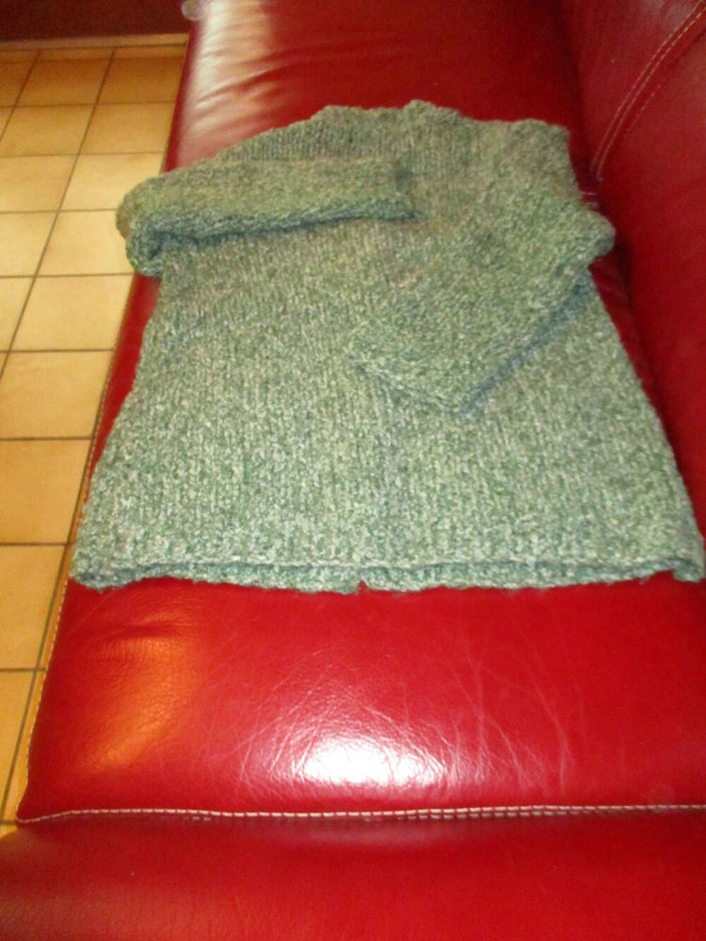 gros gilet de laine avec 2 poches dominance vert chin&eacute; Vtements