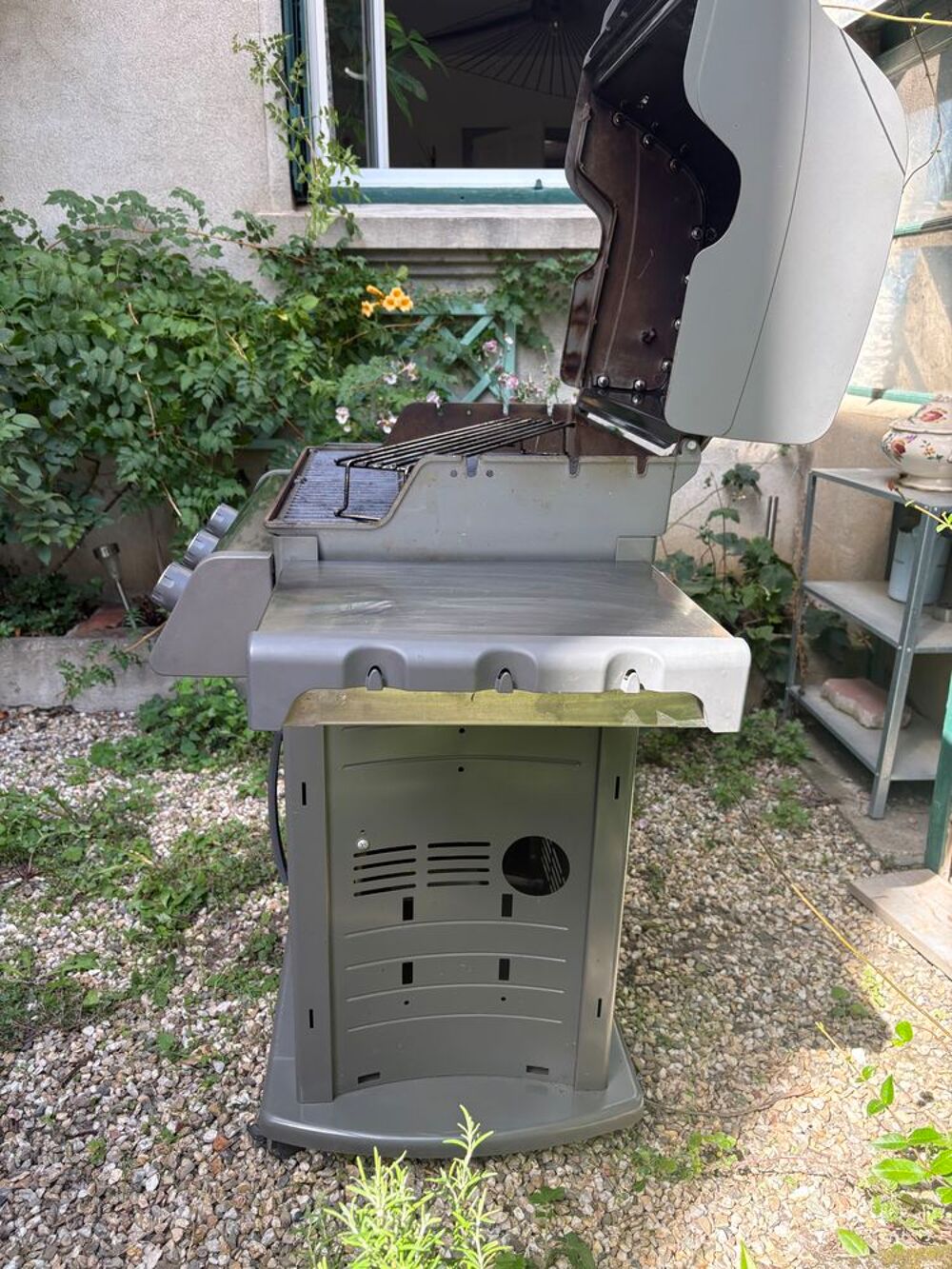 Barbecue &agrave; gaz Weber Jardin