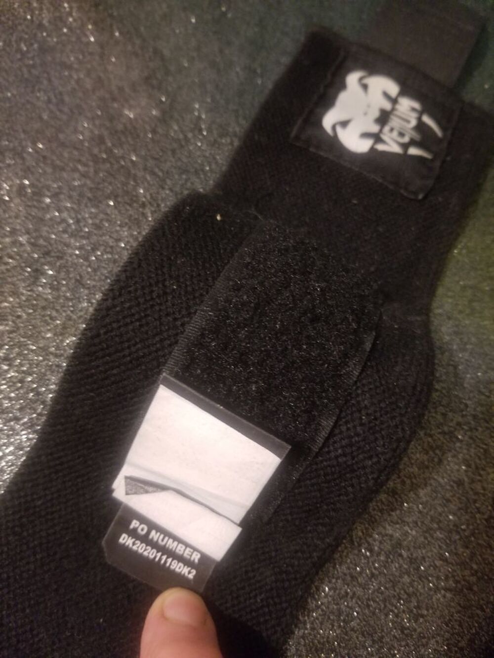 2 bandes de support poignet Venum hyperlift noire Sports