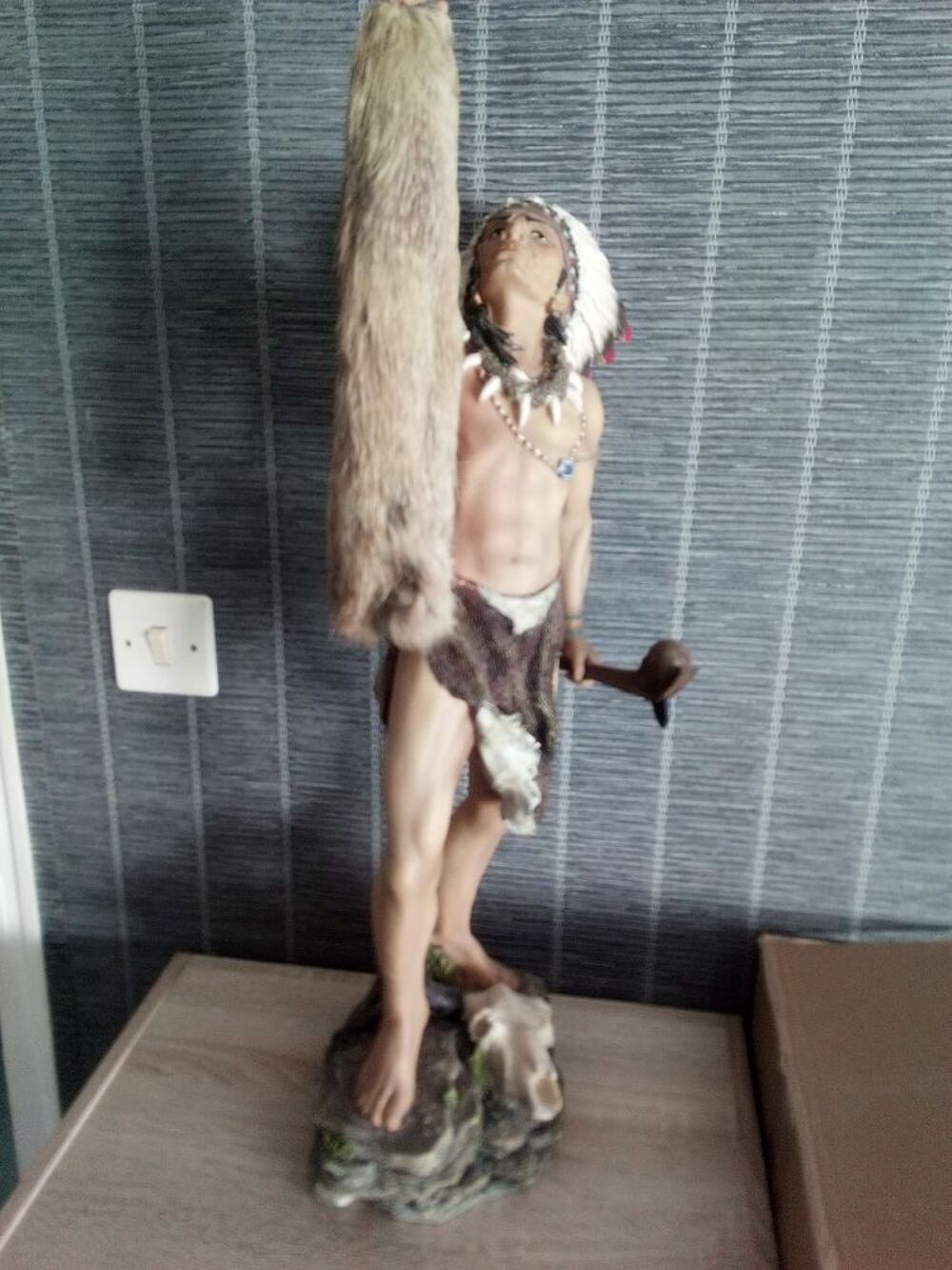 2 Grandes statues am&eacute;rindiens indiens avec f&ecirc;lures Décoration