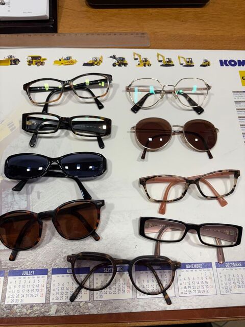 Lot de 9 paires de lunette 25 Saussay (28)