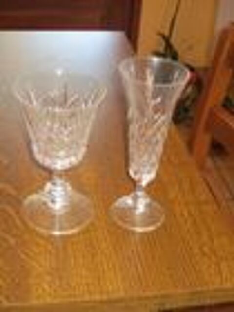 Une flûte et un verre à vin avec motifs losanges - vintage 0 Mérignies (59)
