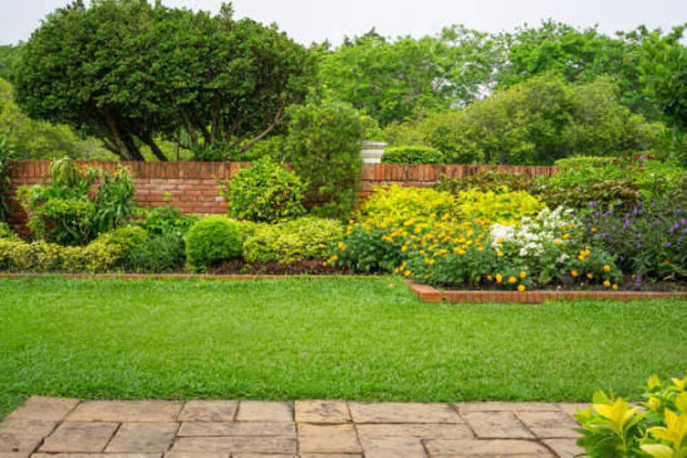   je propose mes services en jardinage  
