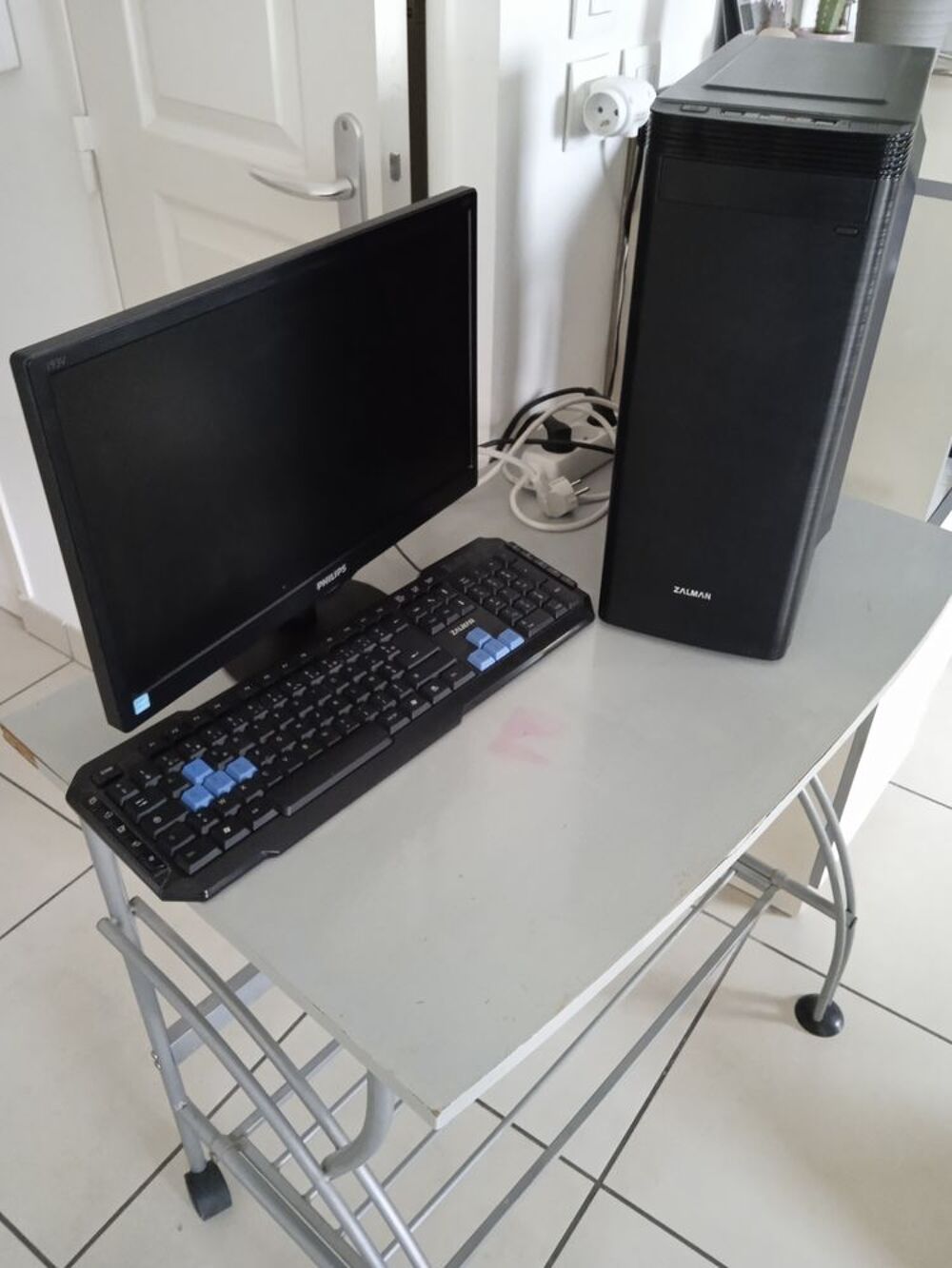 unit&eacute; centrale (+ &eacute;cran + clavier) Matriel informatique