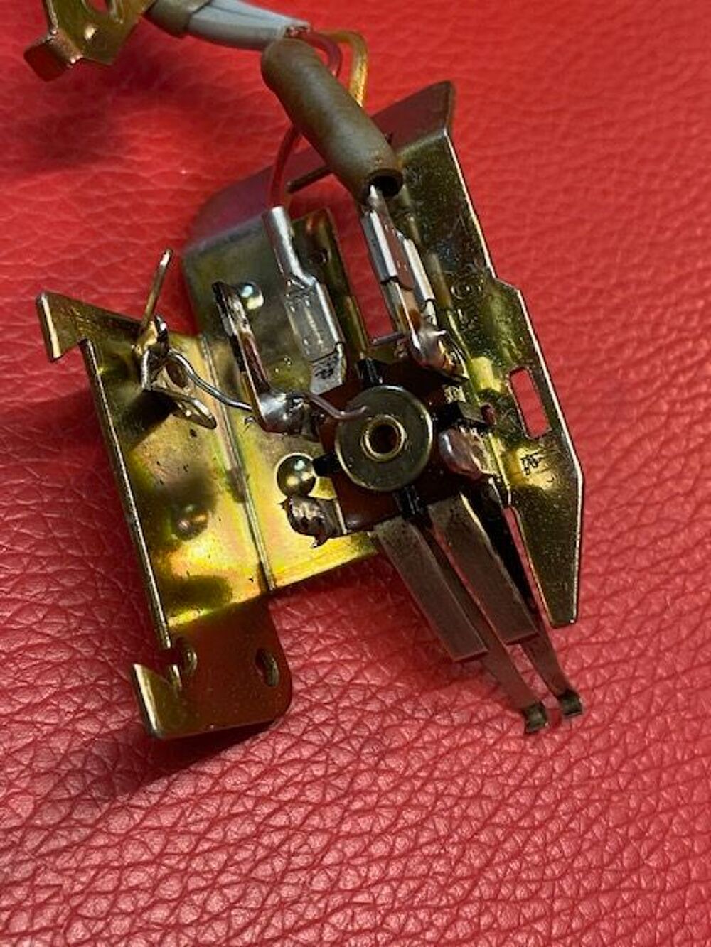 Dual C&acirc;ble secteur et Modulation Audio et hifi