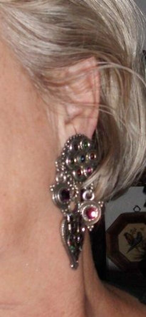 Vintage paire de boucles d'oreilles ''ZOE  COSTE  40 Antibes (06)