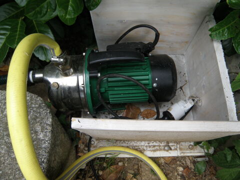 Pompe de puits.
100 La Chapelle-d'Andaine (61)