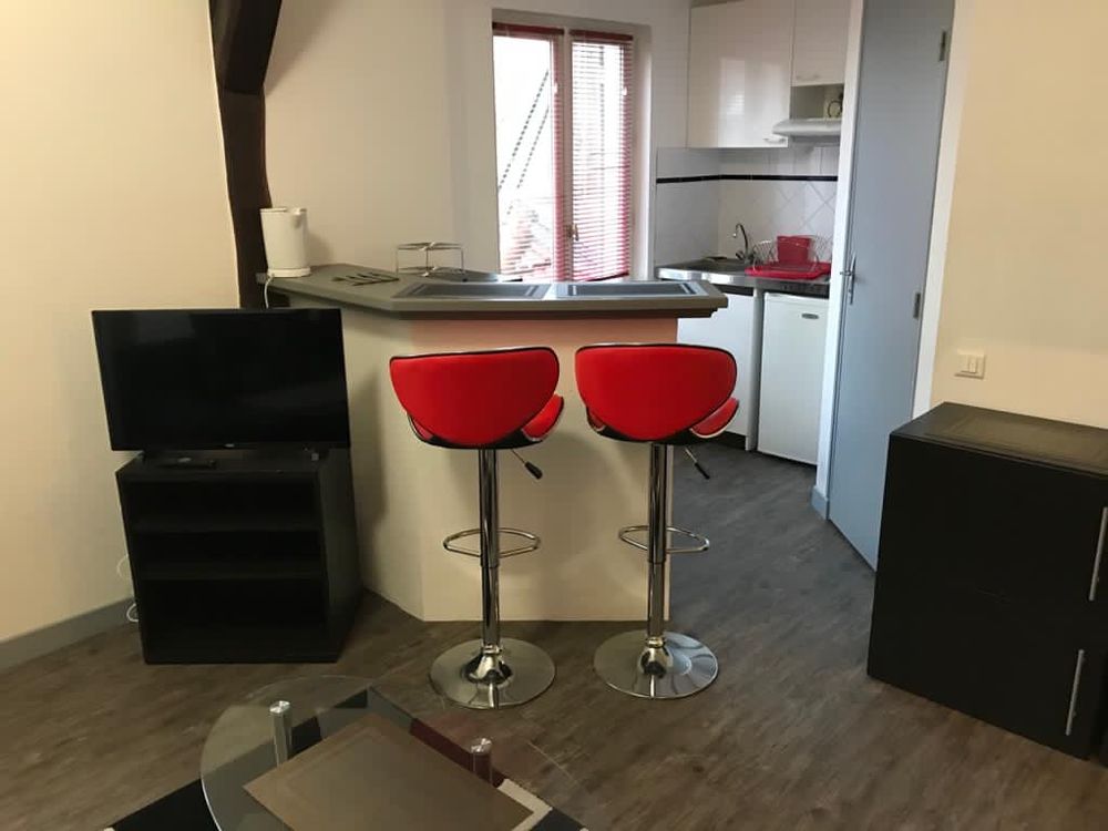 Location Appartement F2 duplex TB meubl� centre Troyes chauffage collectif Troyes