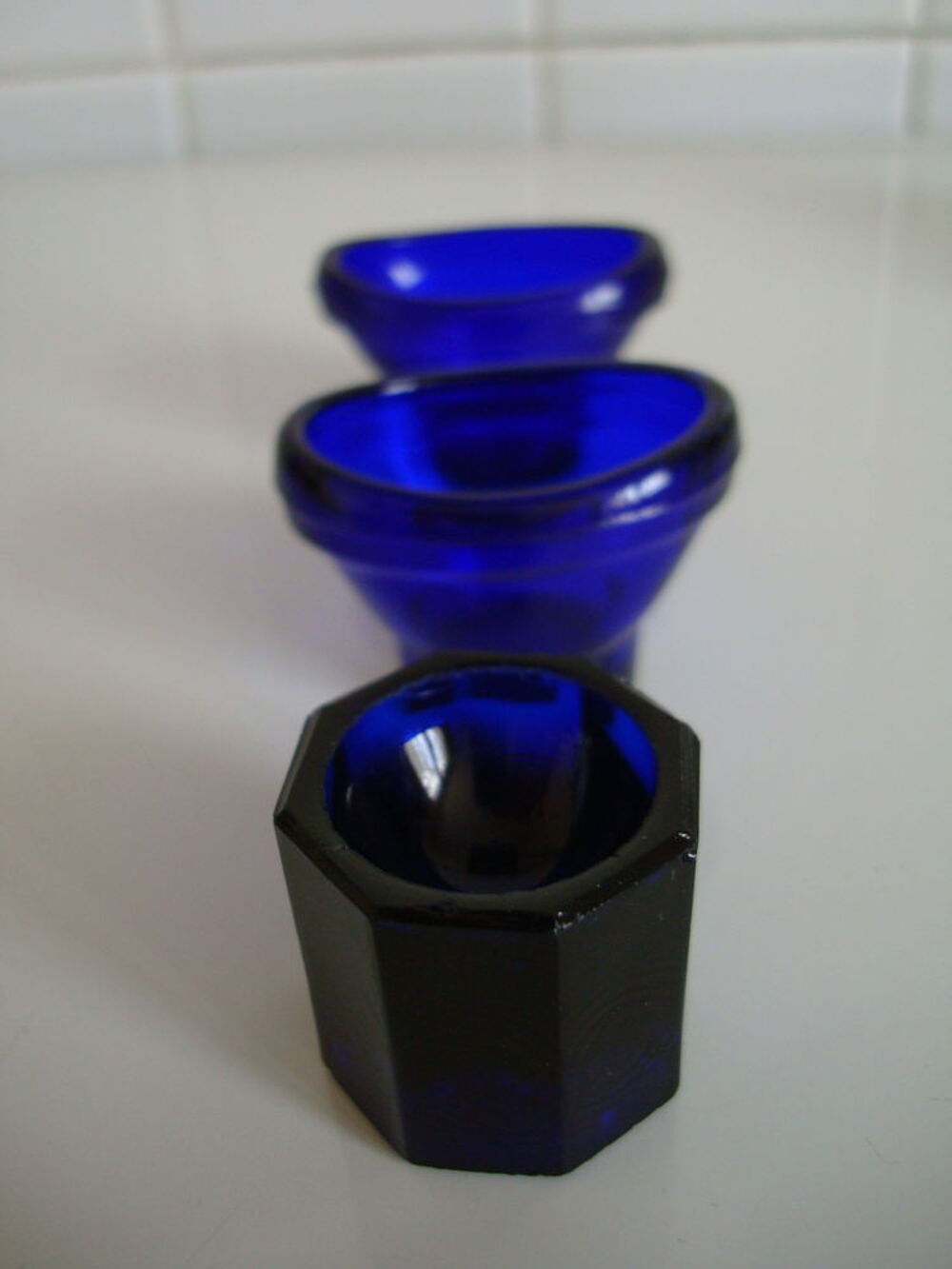 Verre ancien ,objet ancien m&eacute;dical ,curiosit&eacute;. 